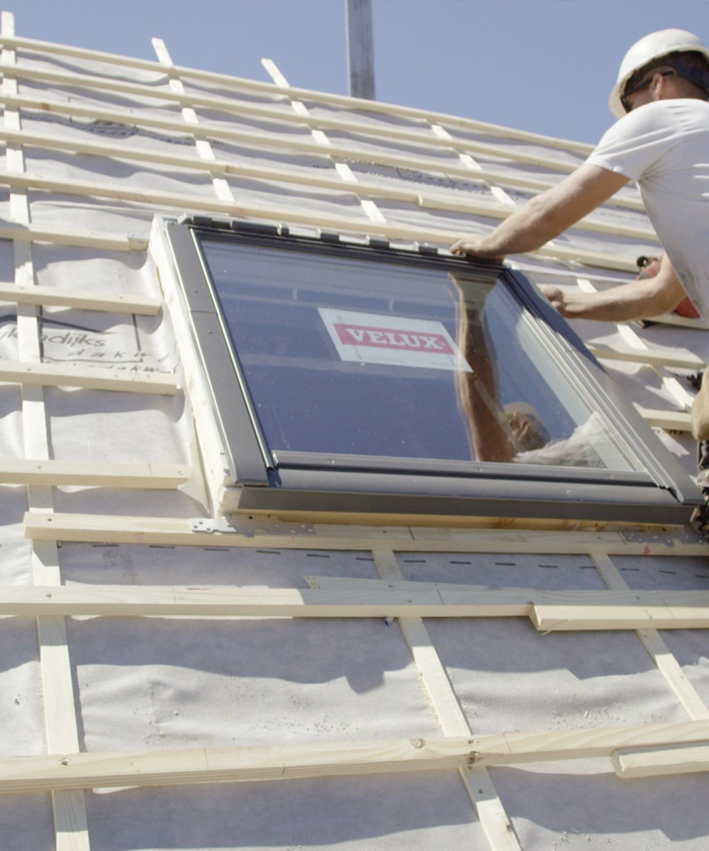 Pose de fenêtres de toit Velux à Charenton-le-Pont (94220) dans le Val de Marne (94)